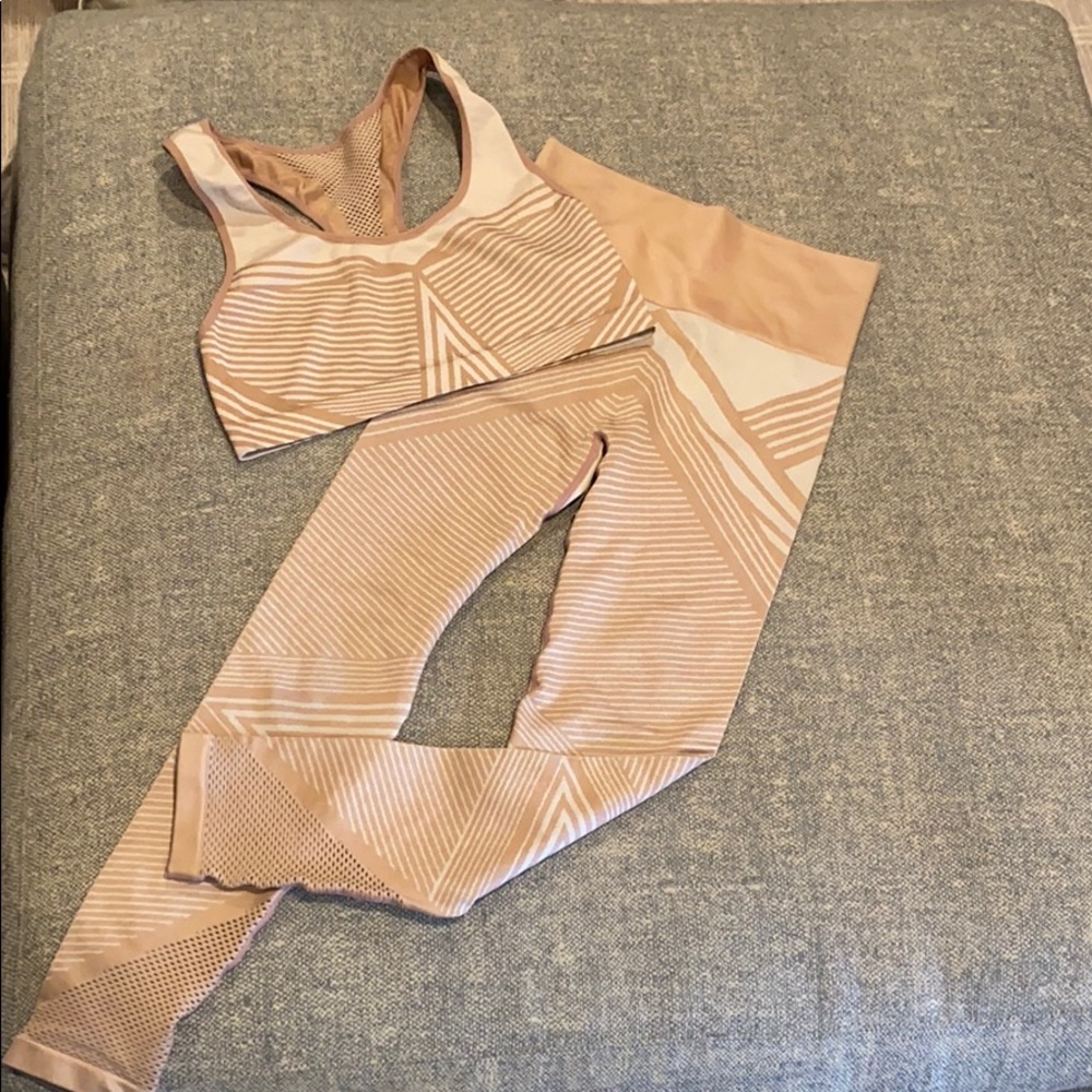 Good American Sport Bra & Leggings